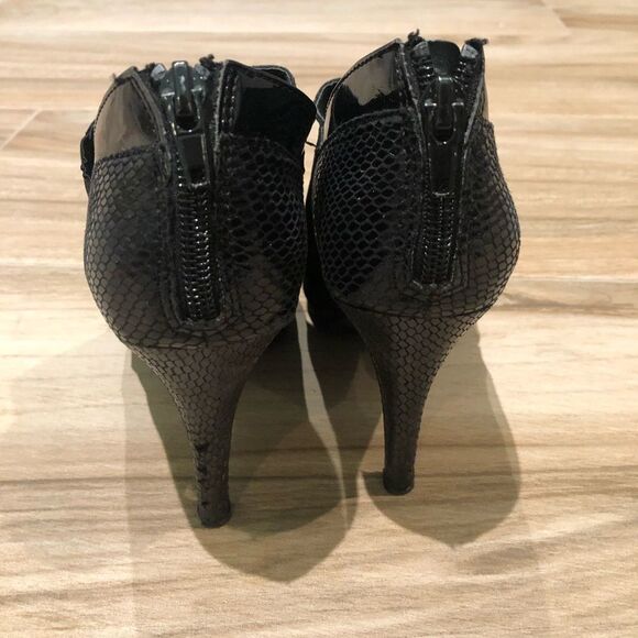 IMPO Black Booties Size 6 - Picture 4 of 7